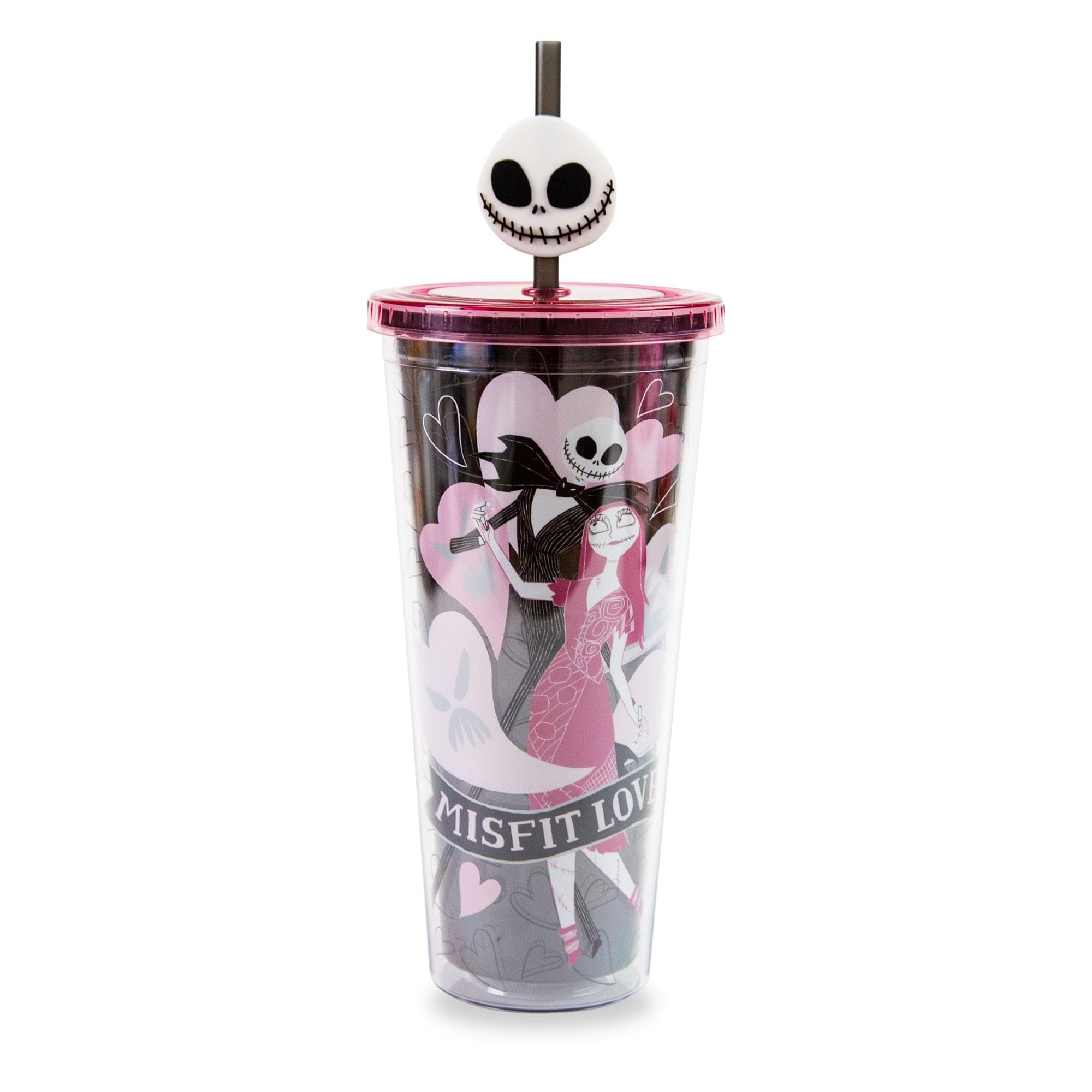 Copa Silver Buffalo con Jack y Sally sobre fondo negro y corazones, regalo ideal.
