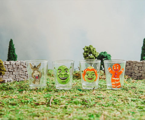 Vasos para brindis temáticos de Shrek con Silver Buffalo en tu próxima reunión