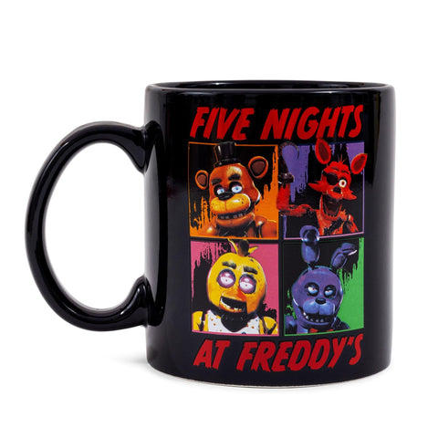 Taza Silver Buffalo con grilla de personajes Freddy para empezar el día