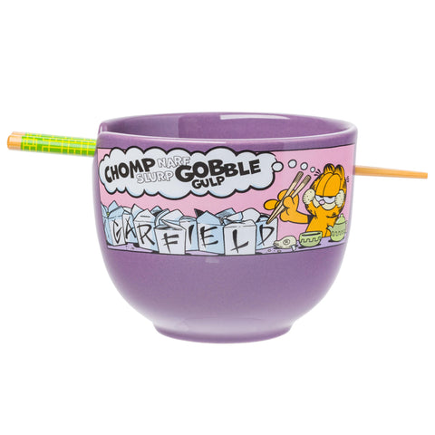 Garfield comiendo takeout en tazón cerámico de Silver Buffalo, ideal para ramen.