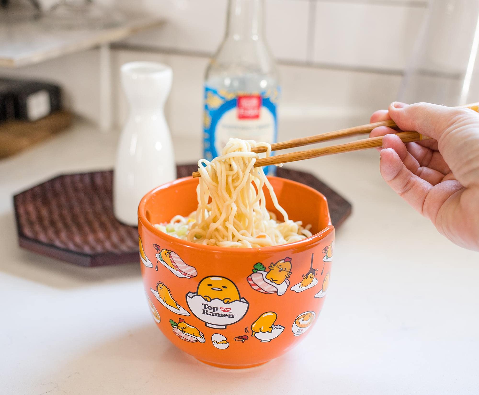 Tazón Gudetama para uso diario, adaptable a comidas asiáticas.