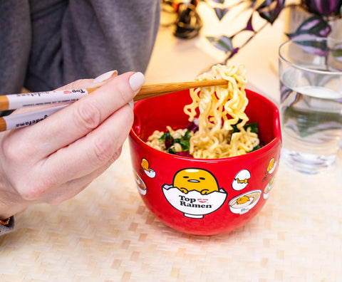 Cuenco de 20 oz ideal para porciones generosas de ramen, Silver Buffalo.