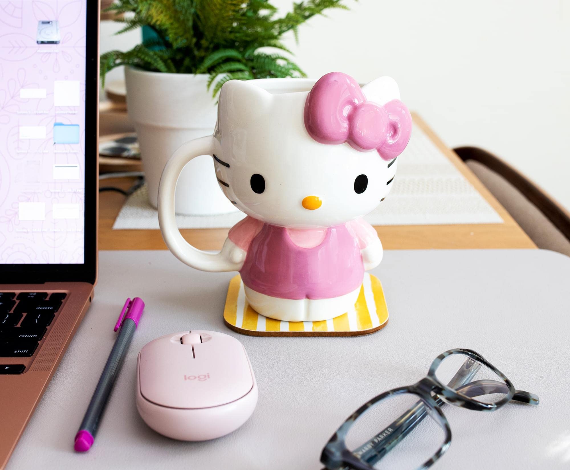 Silver Buffalo Hello Kitty: regalo perfecto para fans que aprecian diseño único.