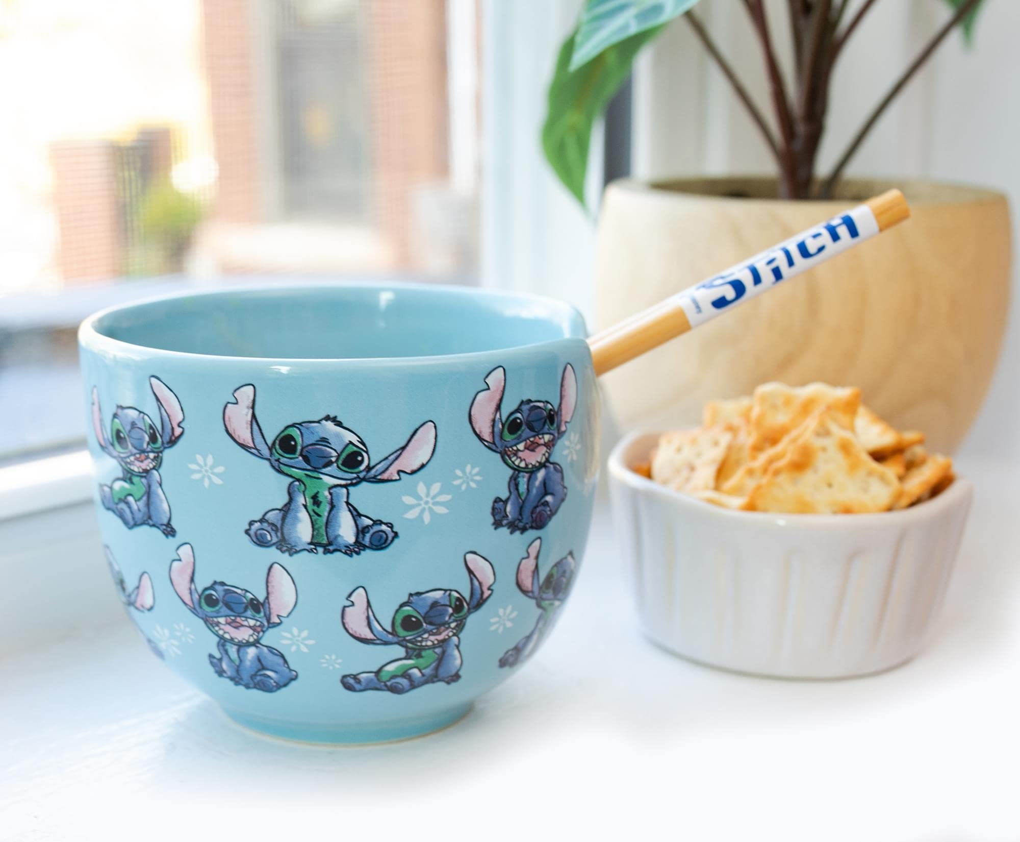 Colección licenciada de Disney con Lilo & Stitch para fans.