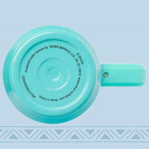 Vaso que encaja en portavasos estándar para viaje diario.