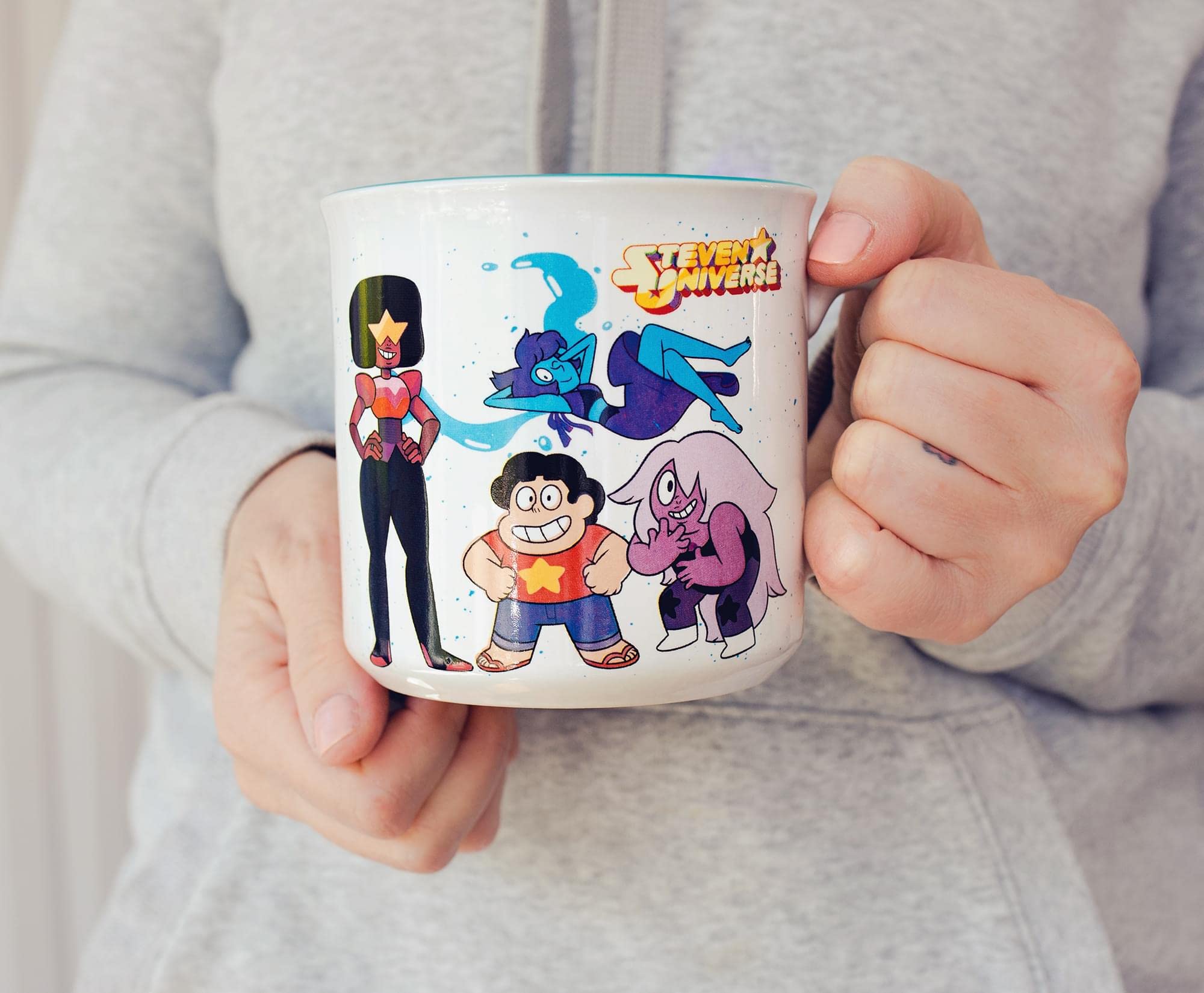 Momento de café con aventura y Gemas Cristal