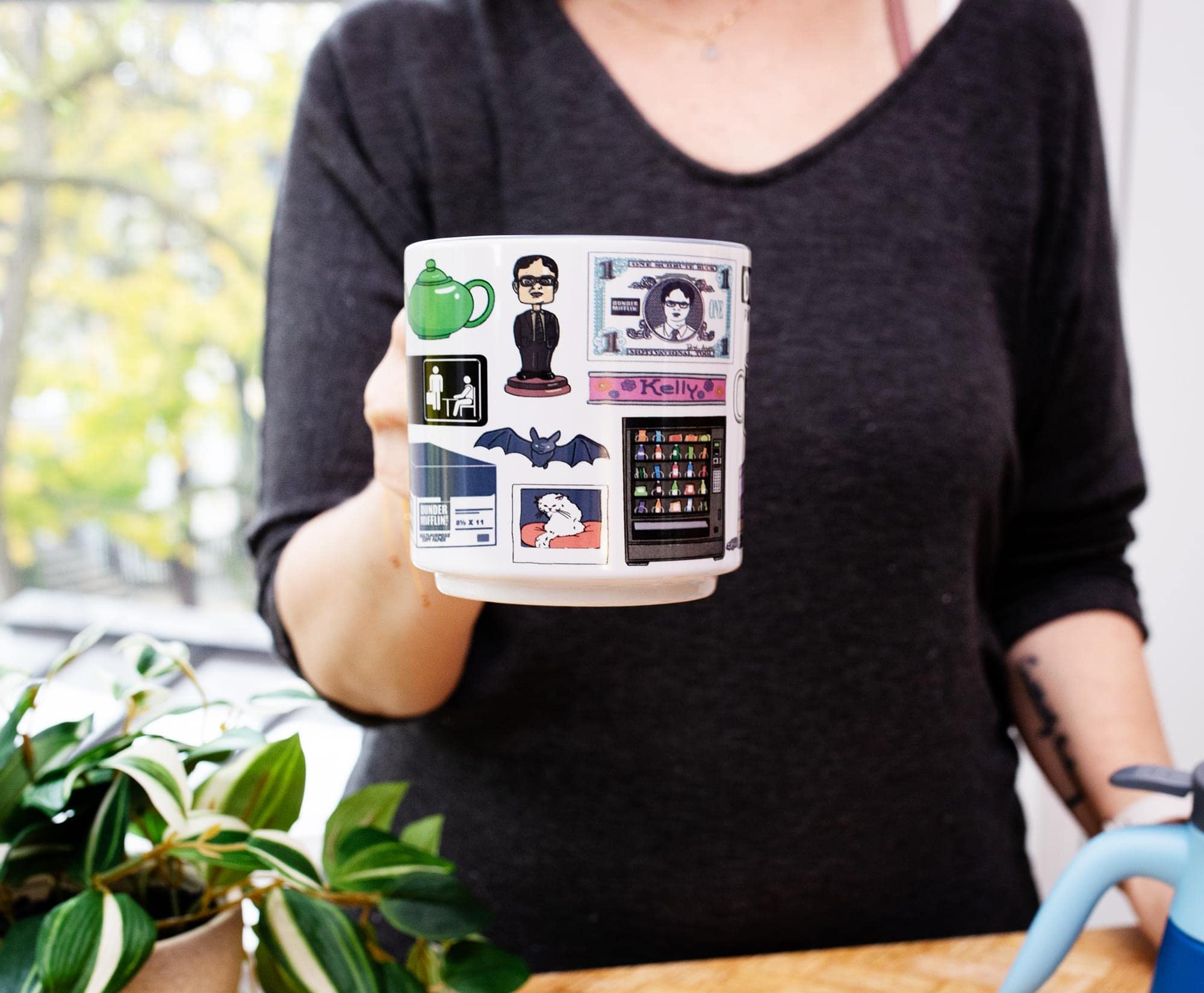 Taza Silver Buffalo con impresión oficial de la serie para coleccionistas