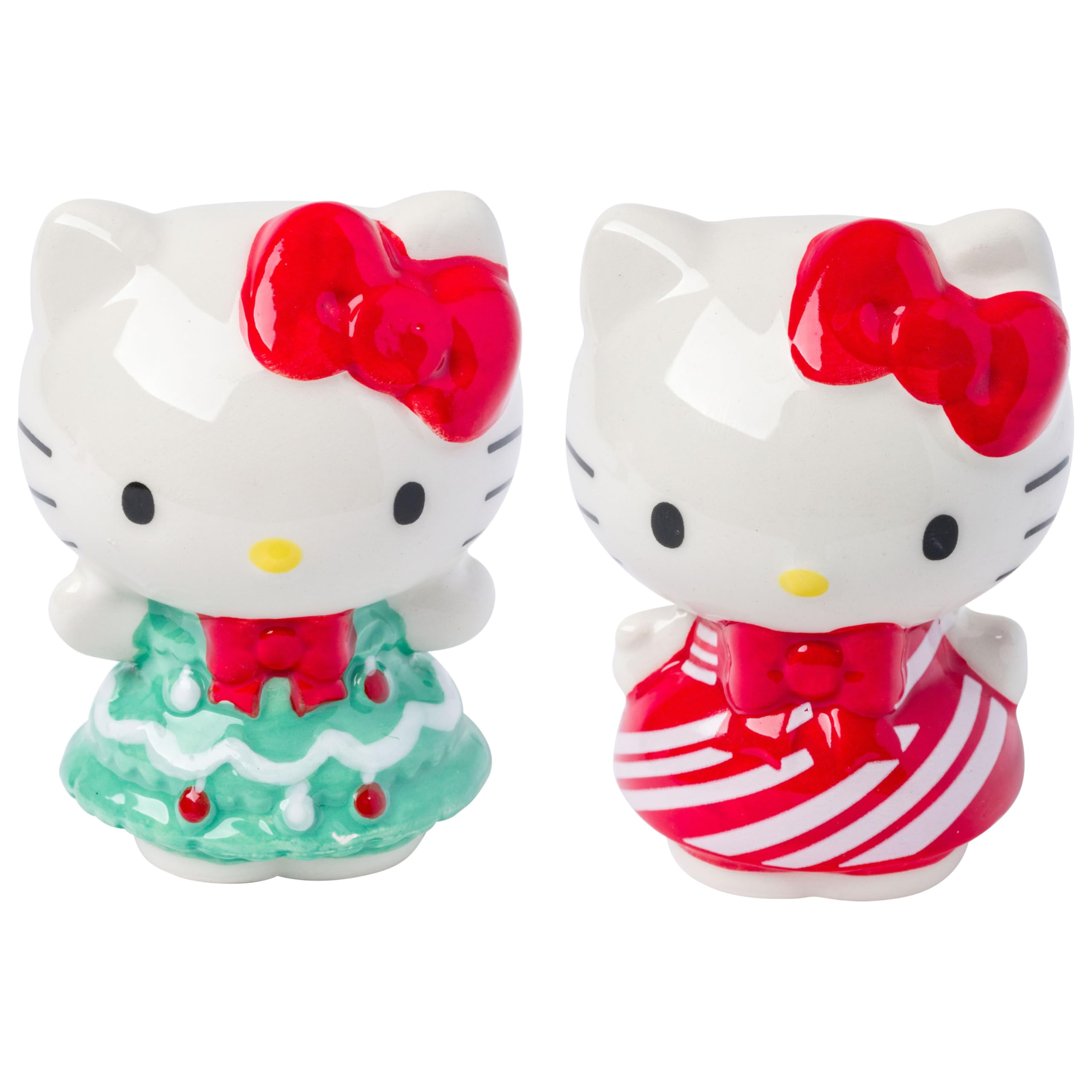 Sal y pimienta Hello Kitty árbol navideño de Silver Buffalo para mesa festiva.