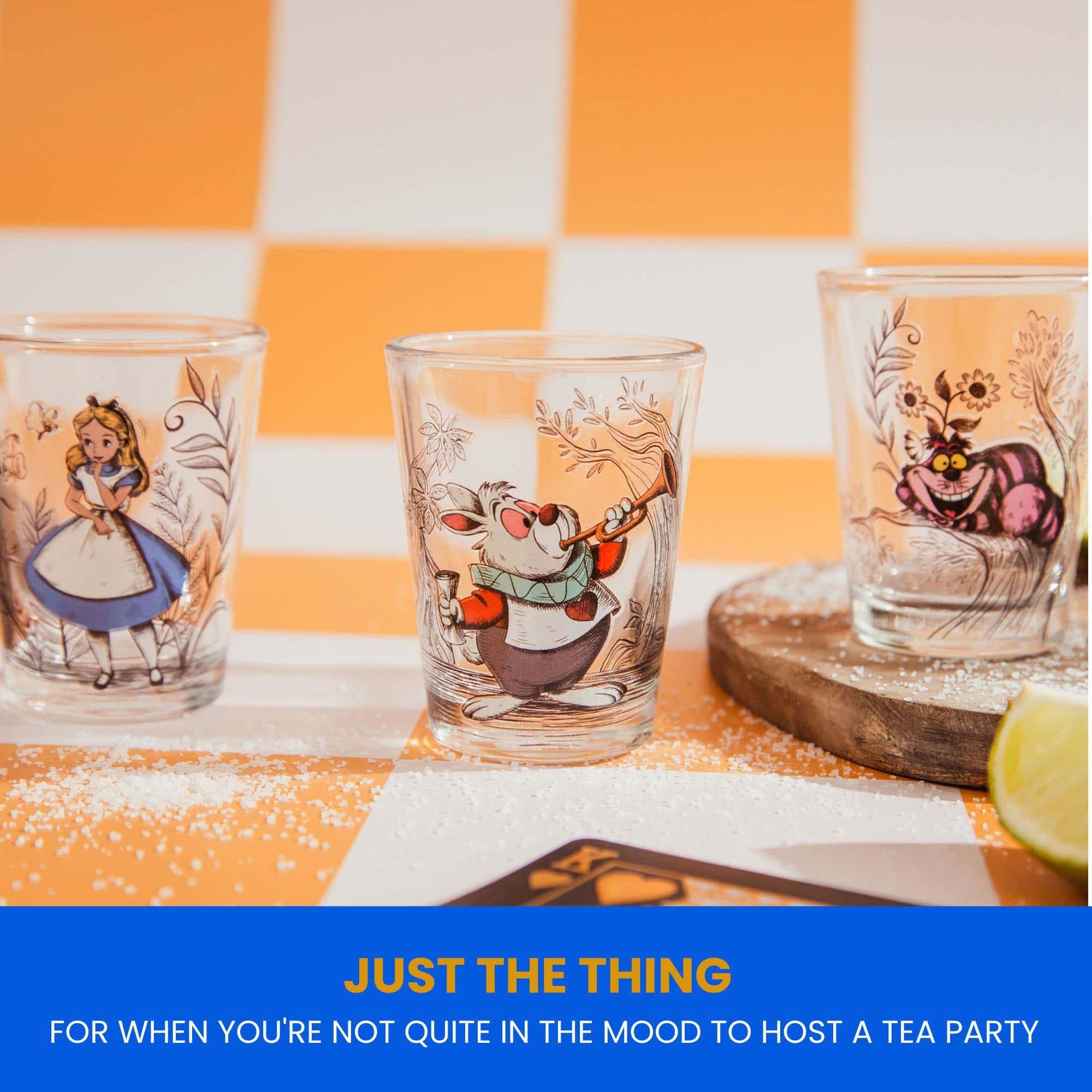 Vaso con Sombrerero Loco, para fiestas temáticas, Silver Buffalo.
