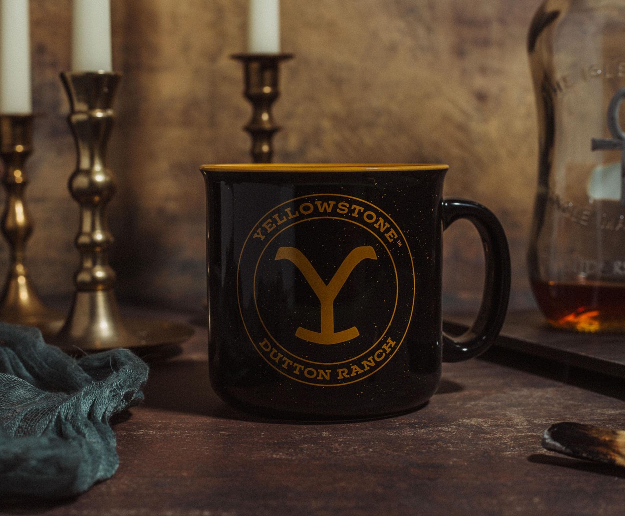 Taza Silver Buffalo con capacidad de 20 onzas para bebidas calientes o frías