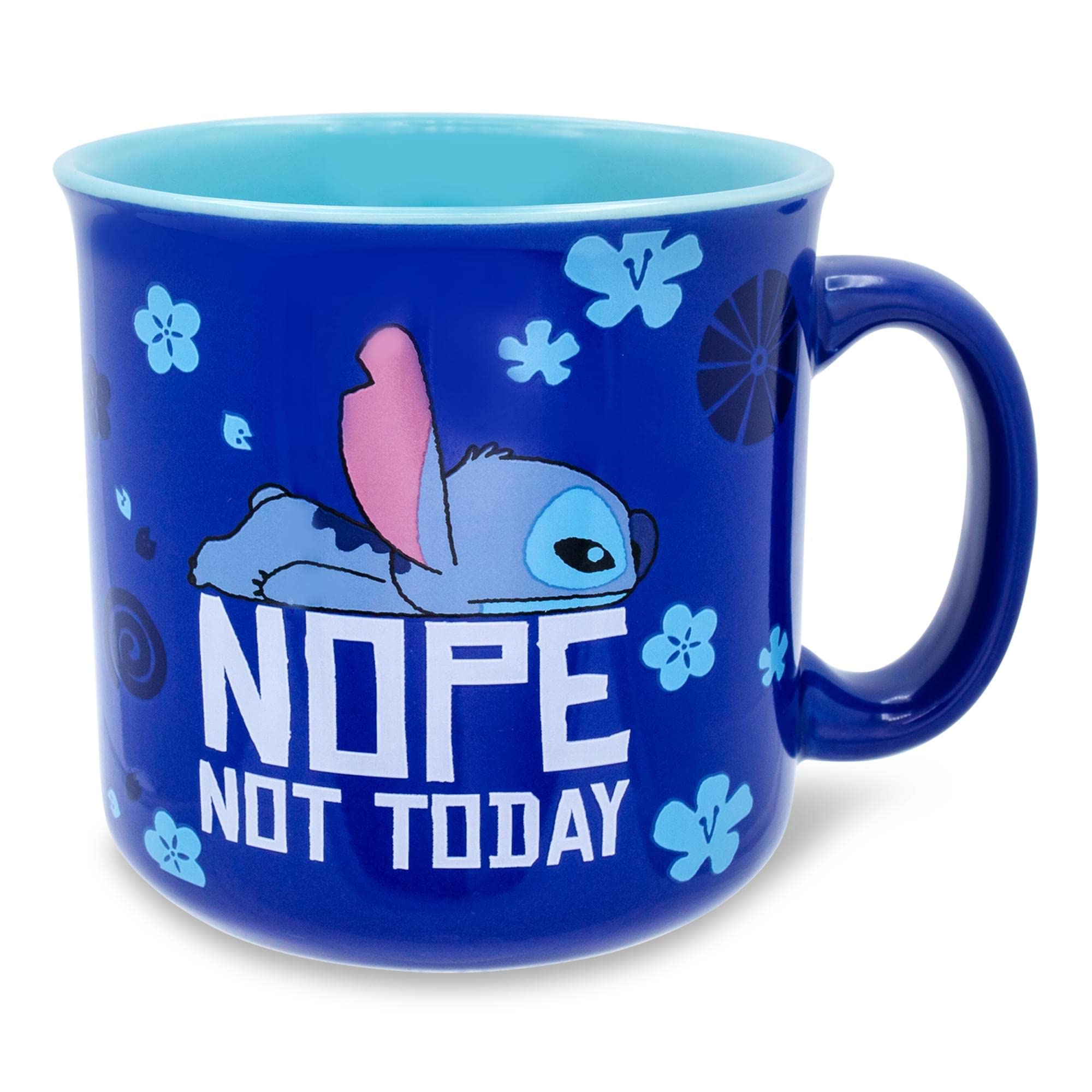 Taza Silver Buffalo Lilo y Stitch, vista frontal, ideal para empezar el día con café