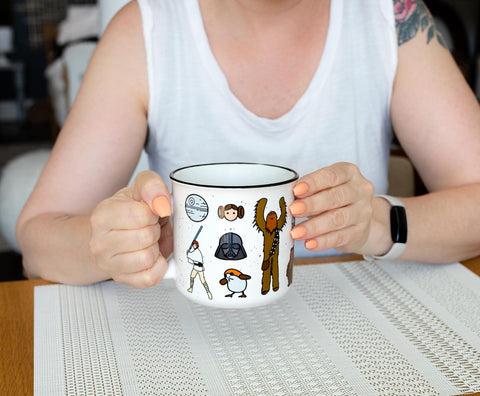 Ewok y Porg en taza de Silver Buffalo para pausas creativas