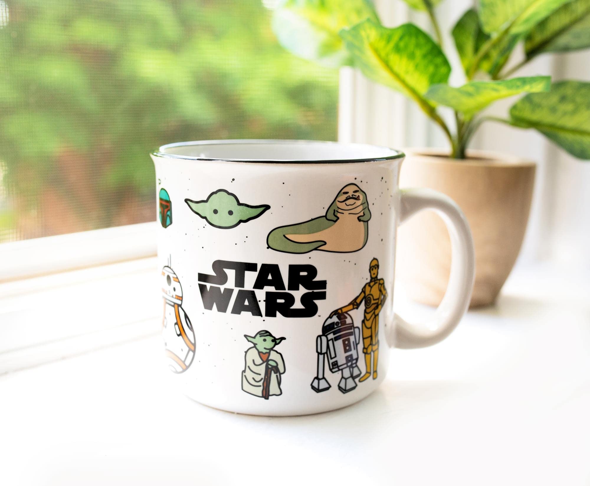 Millennium Falcon en taza camper, icónica para maratones de lectura