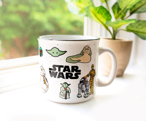 Millennium Falcon en taza camper, icónica para maratones de lectura