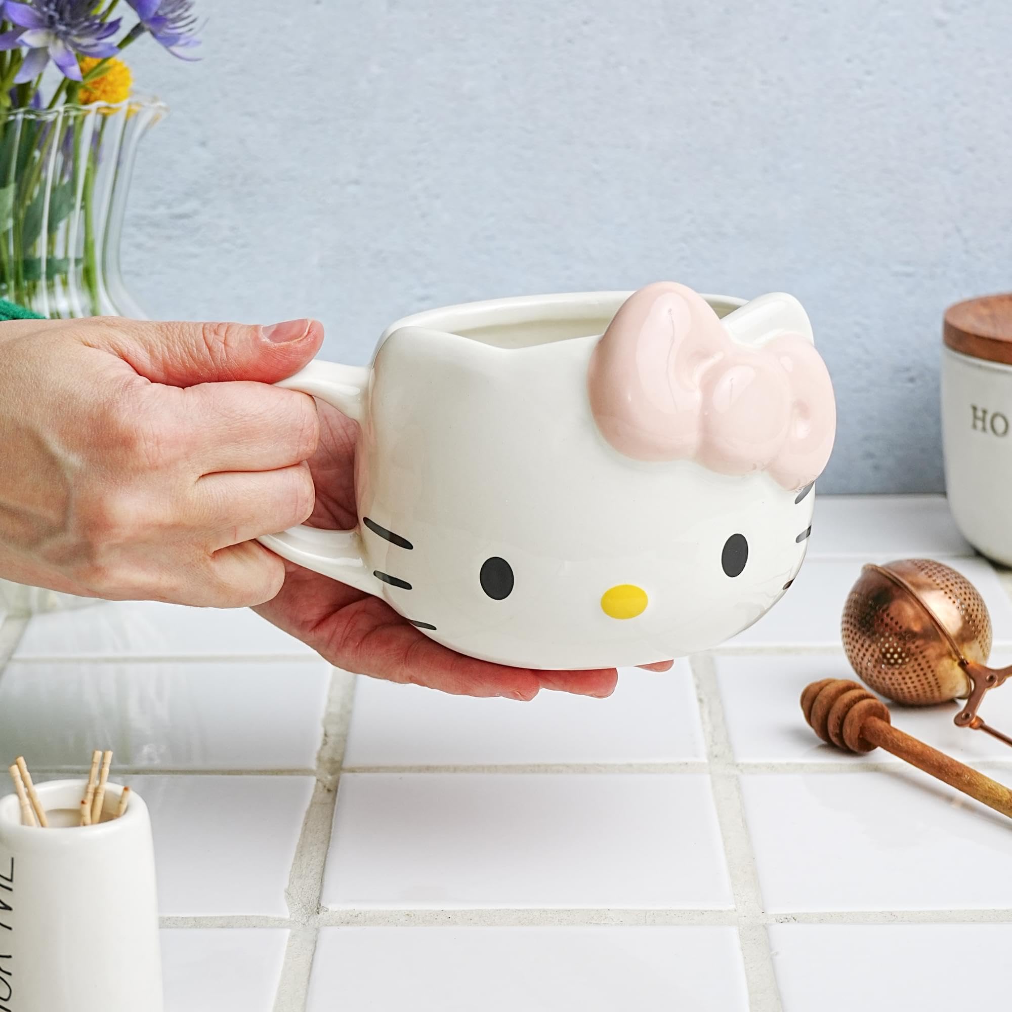 Lavado a mano para preservar el diseño, Silver Buffalo Hello Kitty.