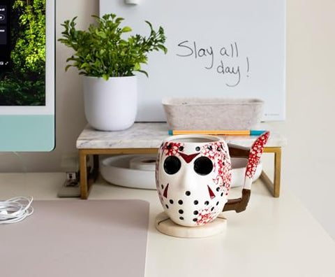 Taza Jason 3D, detalle realista para coleccionistas