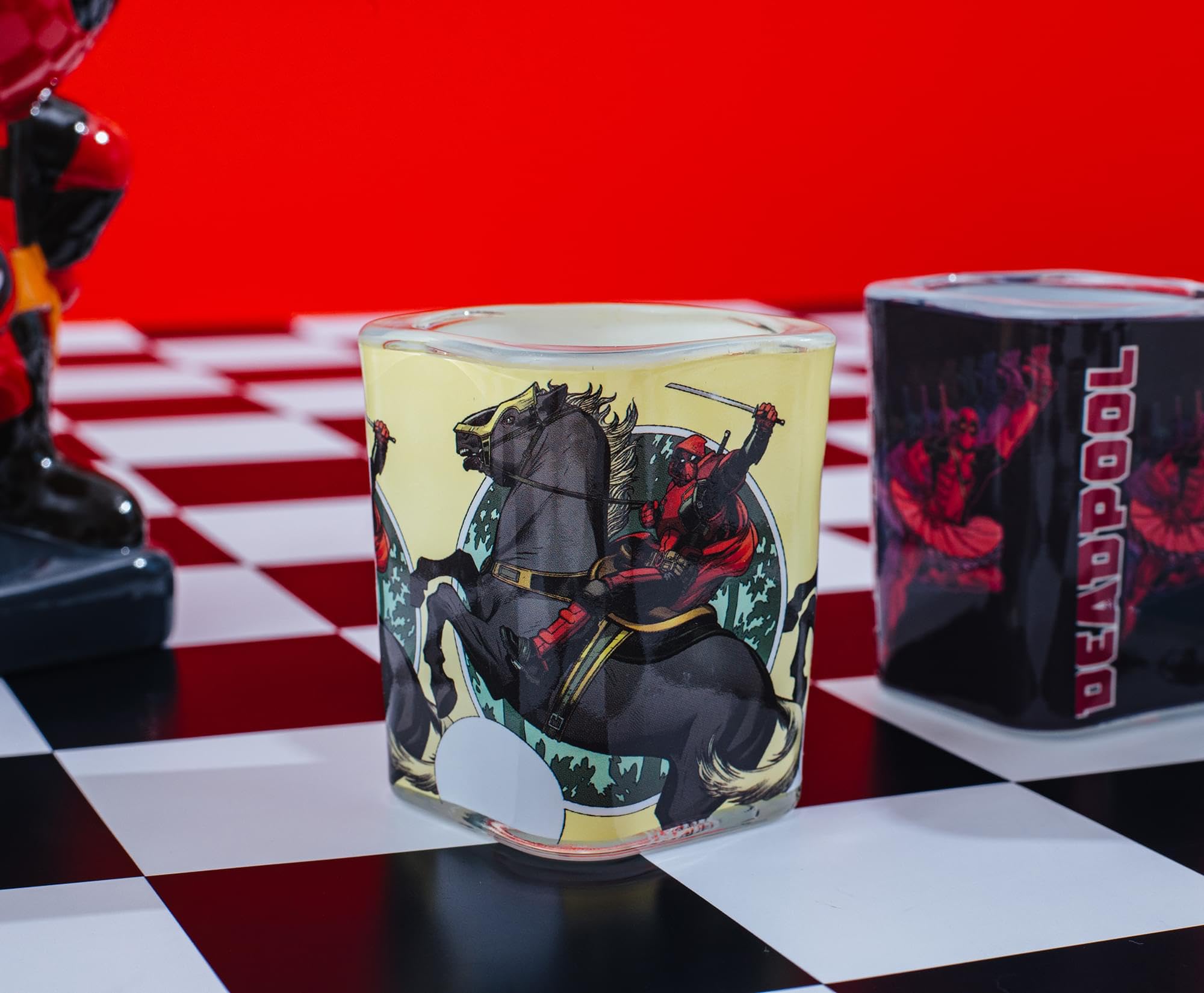 Vaso Deadpool con diseño del mercenario; sorprende en eventos y juegos.