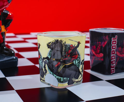Vaso Deadpool con diseño del mercenario; sorprende en eventos y juegos.