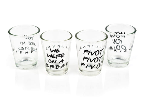 Vaso mini de Silver Buffalo con cita We Were on a Break, ideal para noches temáticas.