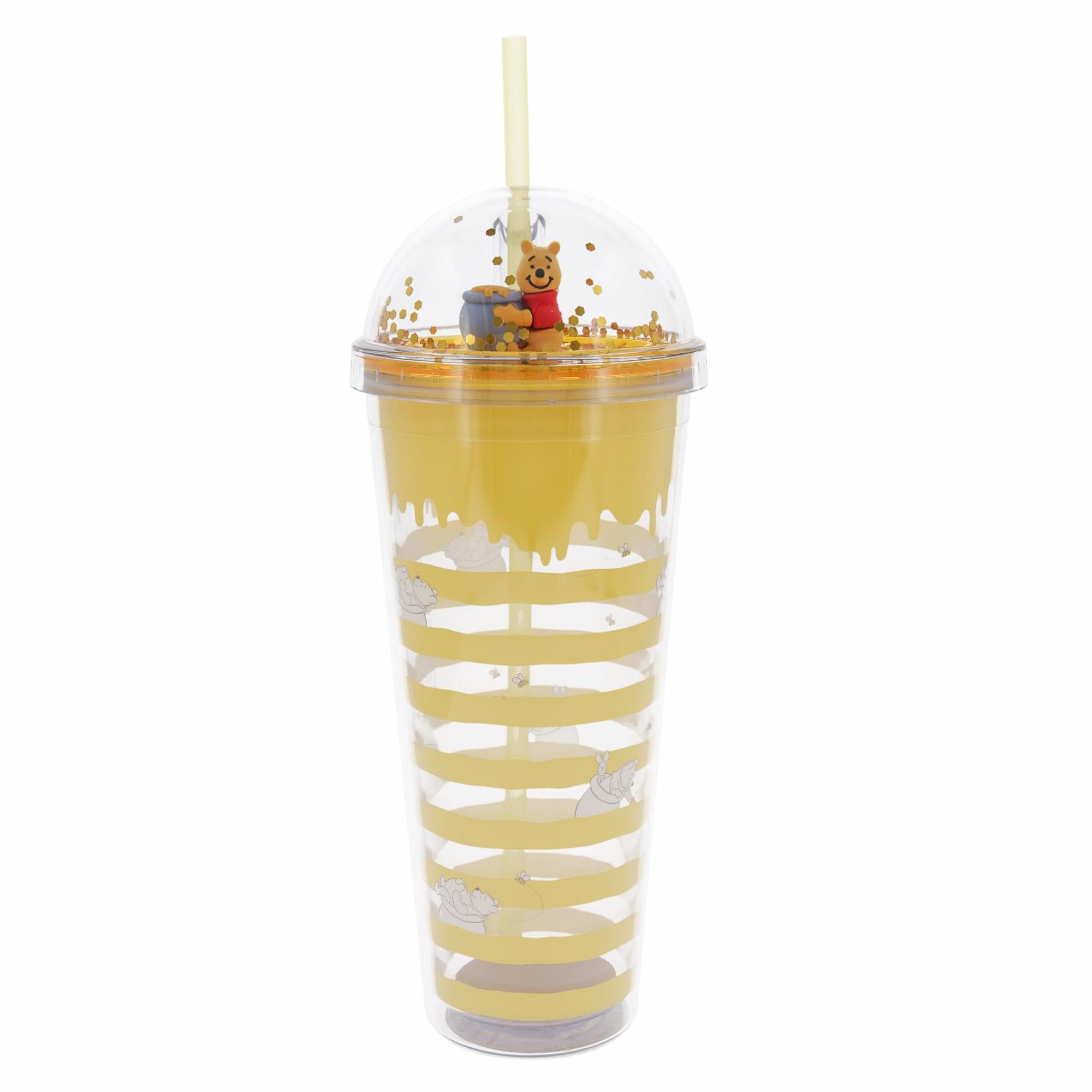 Copa Winnie Pooh de Silver Buffalo con confeti, ideal para bebidas frías.