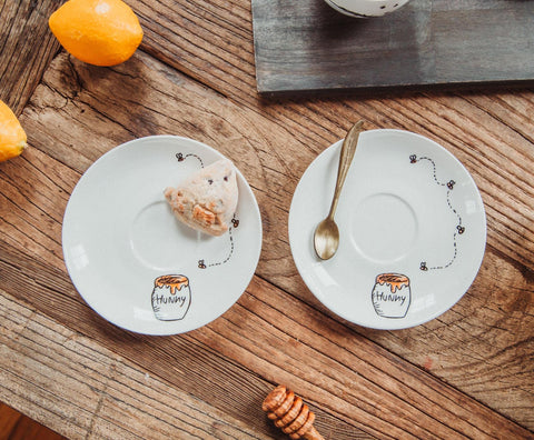Conjunto completo para té y café con Winnie the Pooh, ideal para reuniones.