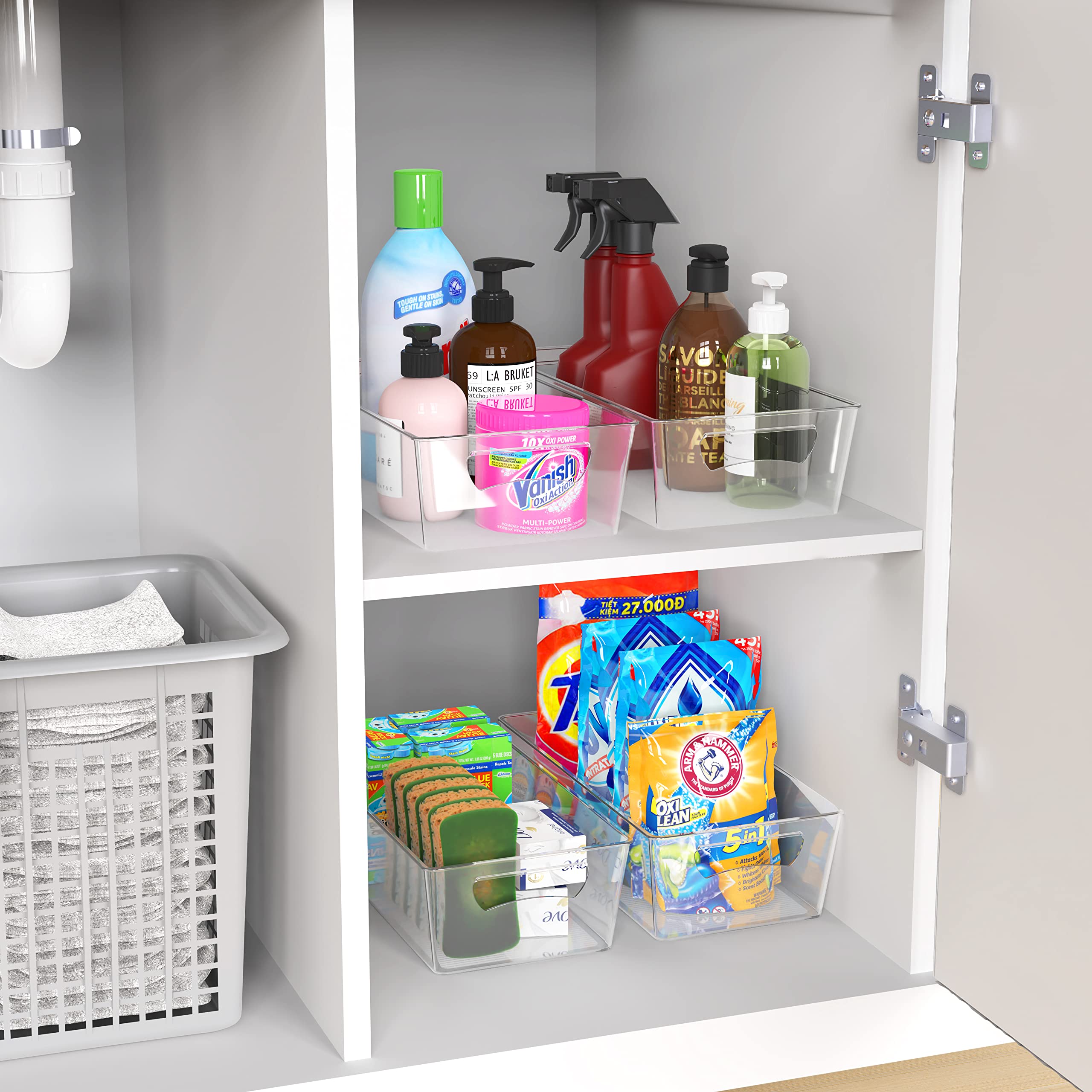 Simple Houseware: organización de frutas y verduras en contenedores transparentes para mejor flujo en la cocina.