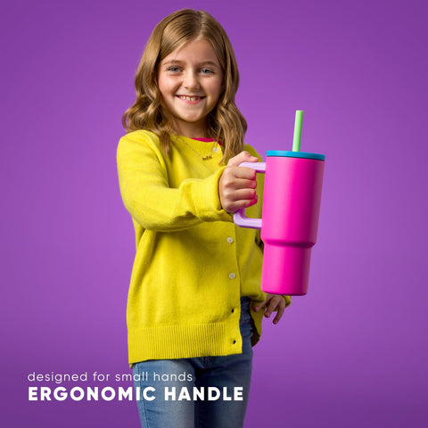 Simple Modern Stitch en mano infantil demostrando tamaño y facilidad de uso