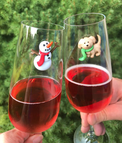 Simply Charmed copo-nieve: diseño festivo que identifica cada bebida