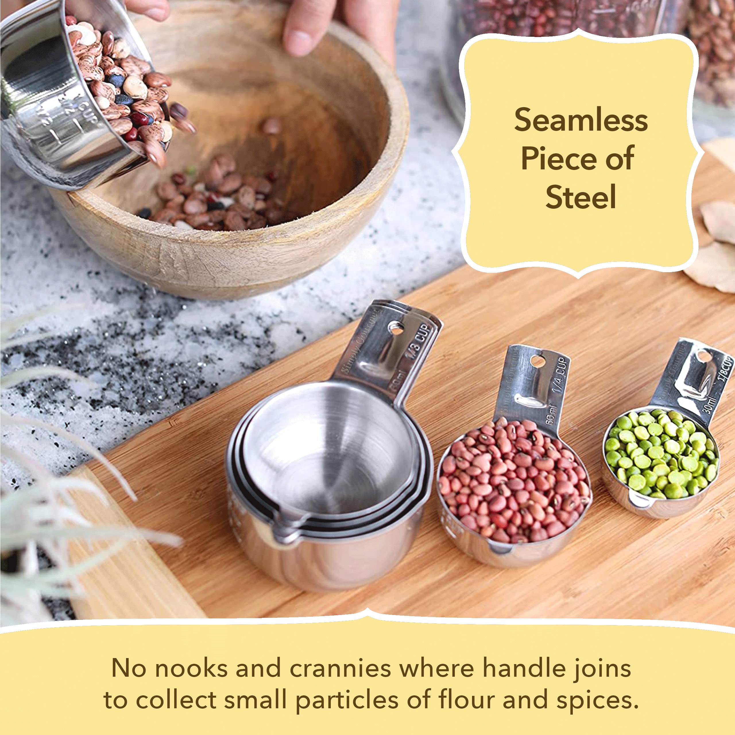 Diseño apilable de Simply Gourmet facilita almacenamiento en la cocina.