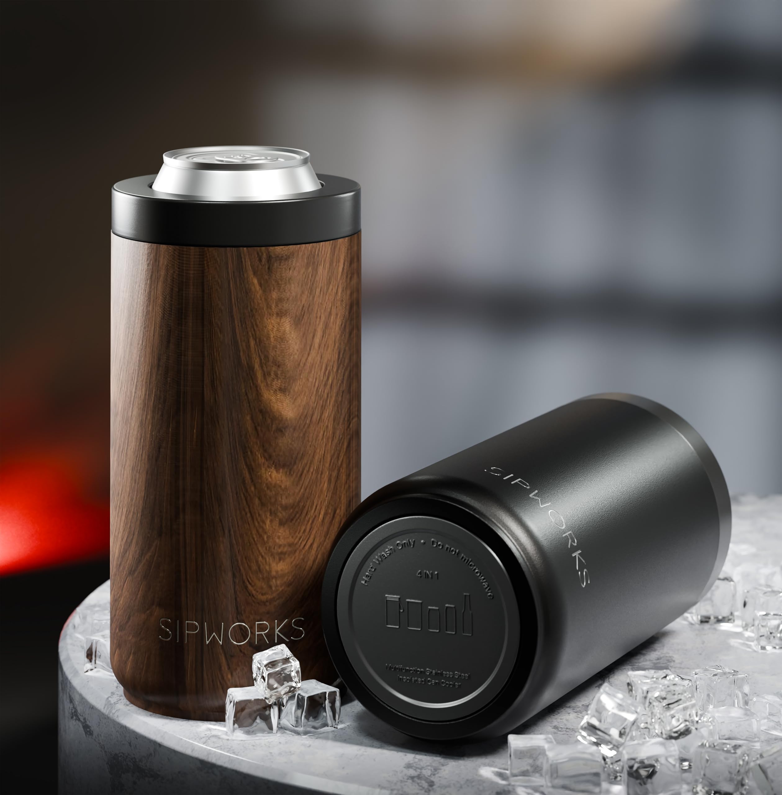 Sipworks enfriador universal para lata slim, diseño compacto en uso.