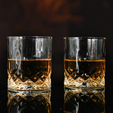 Uso versátil SIYOUKI para bourbon, scotch o cognac en casa.