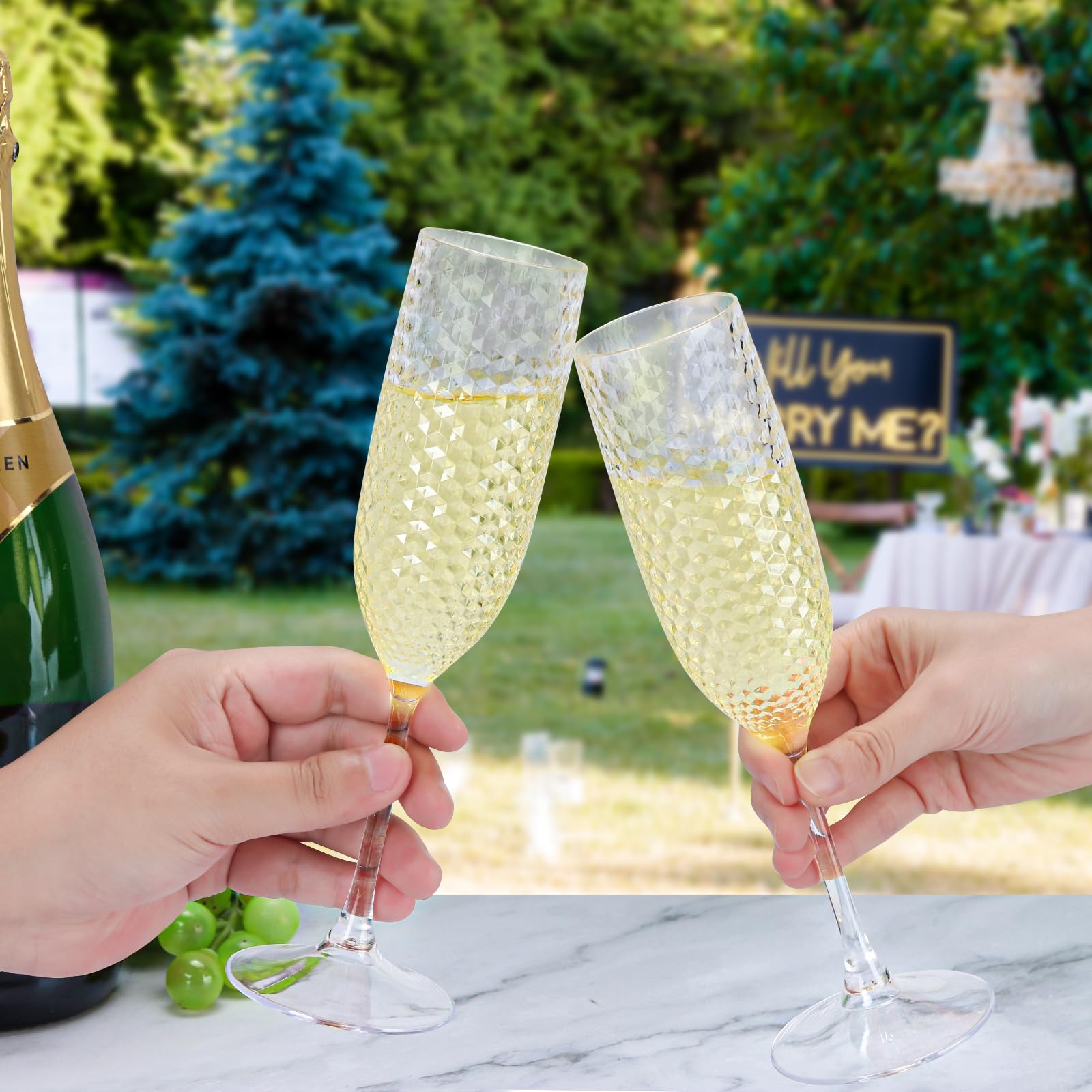 Copas SKLENICE reutilizables para catering y ahorro de desechos.