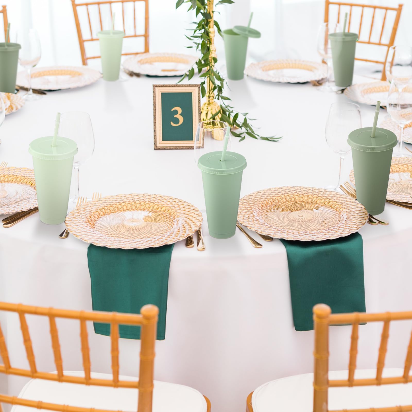 Skylety tazas para bodas y fiestas añaden color elegante a la mesa.