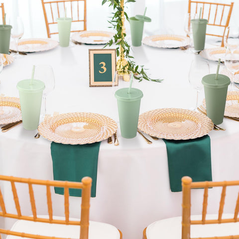 Skylety tazas para bodas y fiestas añaden color elegante a la mesa.