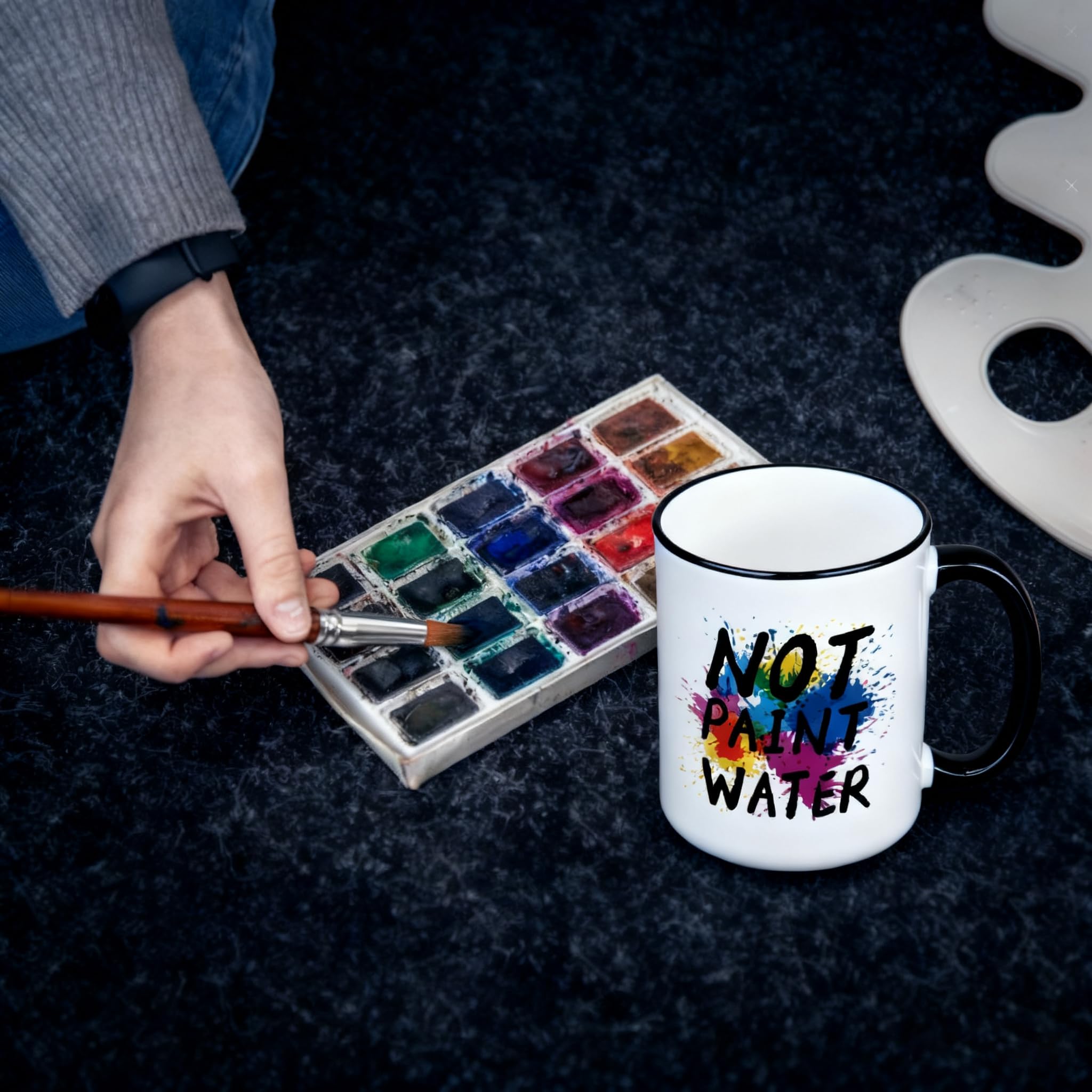 Slugeren Taza asa ergonomica, agarre comodo durante largas sesiones.