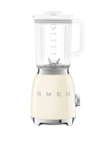 Smeg BLF03 con base retro 50s, estilo icónico para cocinas modernas.