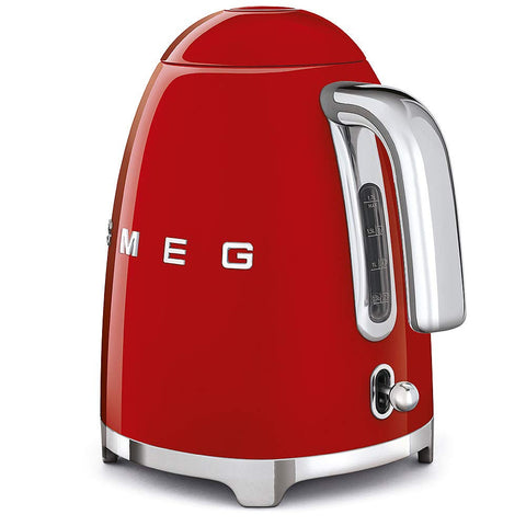 Hervidor SMEG con filtro descalcificador extraíble para mantenimiento sencillo