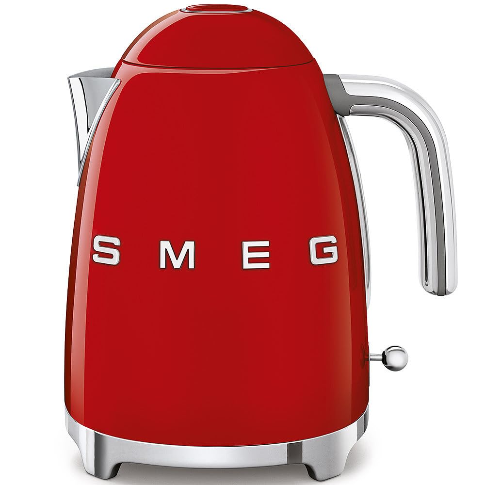 Hervidor SMEG con indicadores de nivel en tazas y litros para medir con precisión
