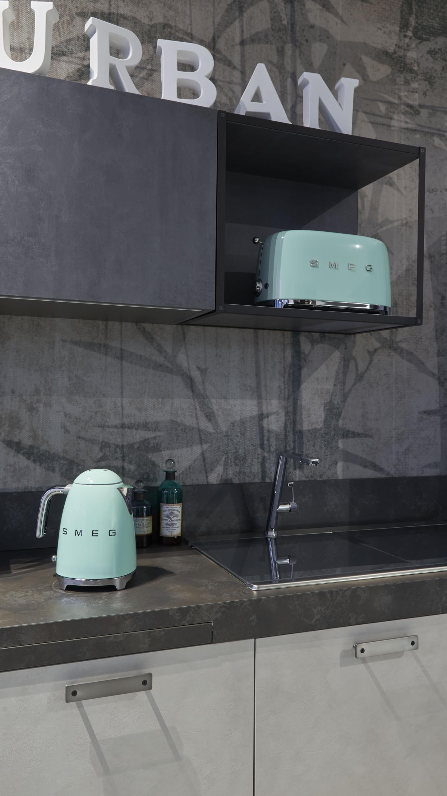 Ranuras anchas de la Tostadora Smeg 50s Retro para pan artesanal y bagels