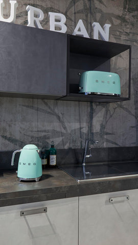 Ranuras anchas de la Tostadora Smeg 50s Retro para pan artesanal y bagels
