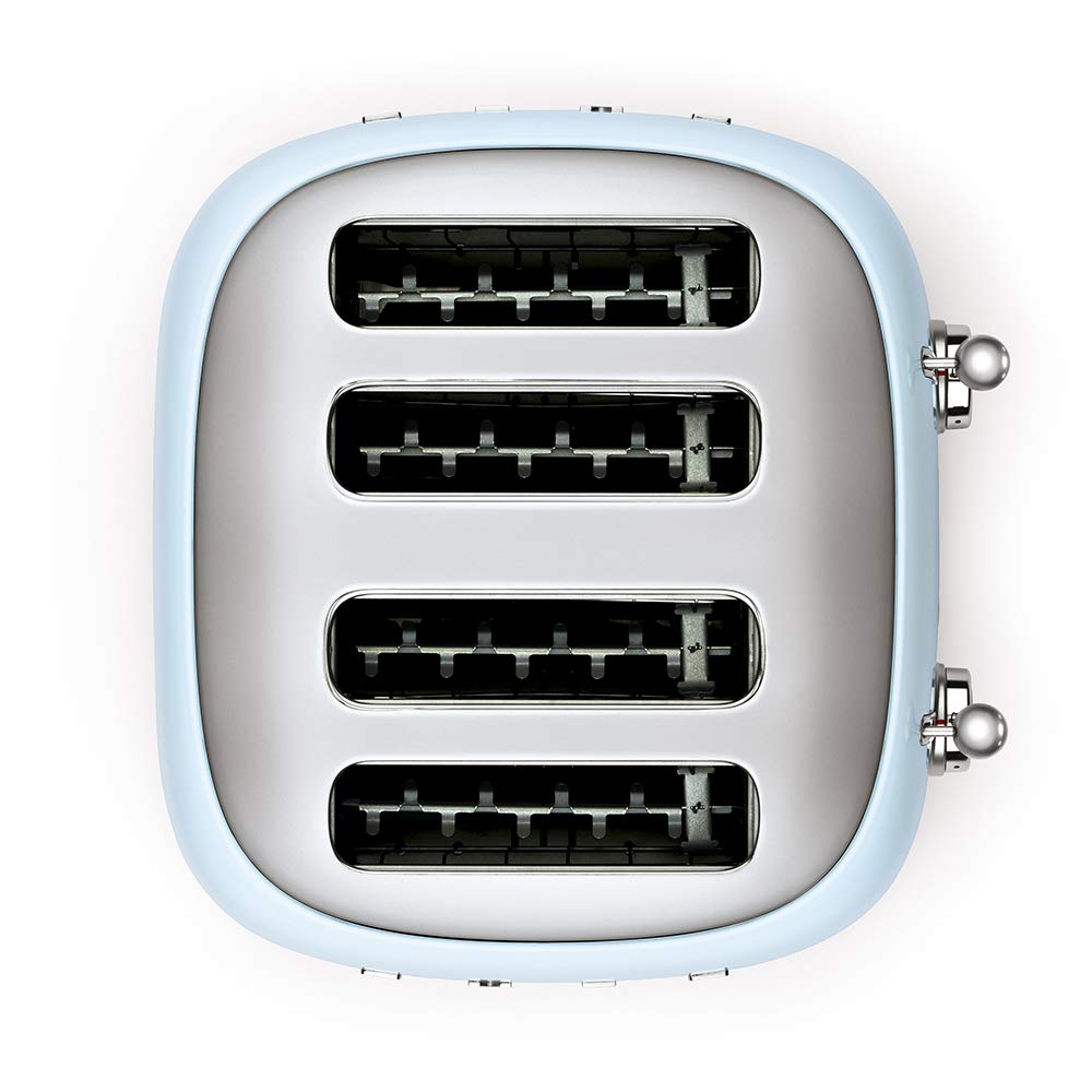 Tostadora Smeg con cuatro compartimentos grandes para diferentes tipos de pan.