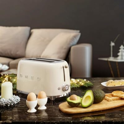 Tostadora SMEG controles cromados, detalle de control para dorar con precisión