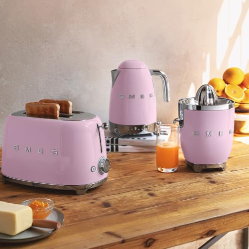Ranuras auto centradas para tostadas uniformes con SMEG TSF01PKUS.