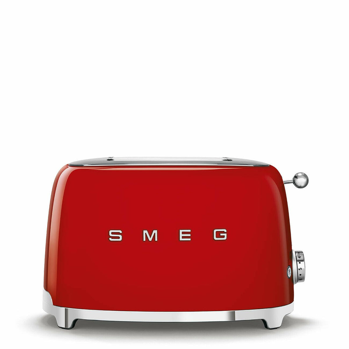 Tostadora SMEG TSF01RDUS con dos rebanadas visibles, ideal para desayunos rápidos.