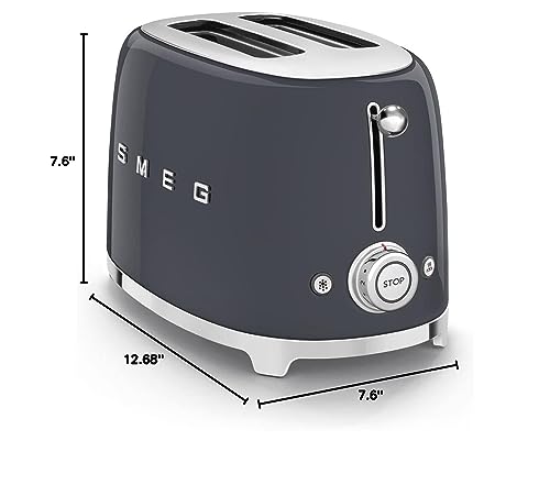 Smeg TSF01GRUS: cable integrado para almacenamiento ordenado.