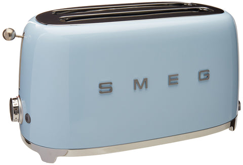Smeg TSF02 con panel de controles iluminado para ajustes rápidos.