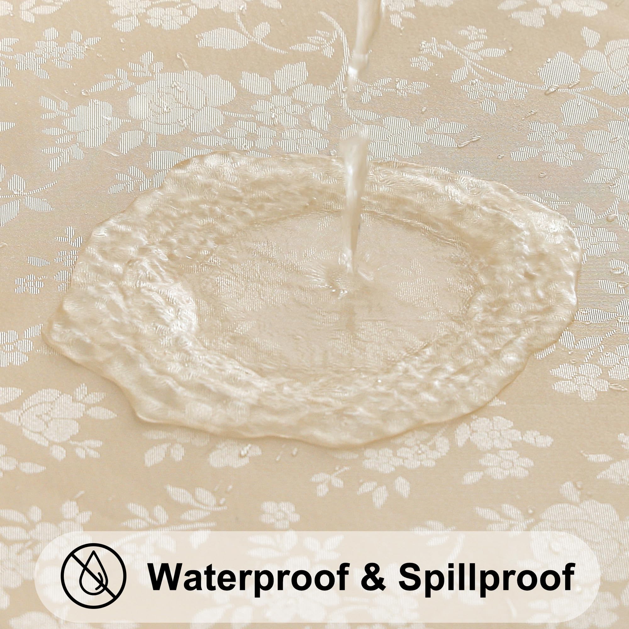 Smiry funda con bordes florales escallopados, añade elegancia al comedor.