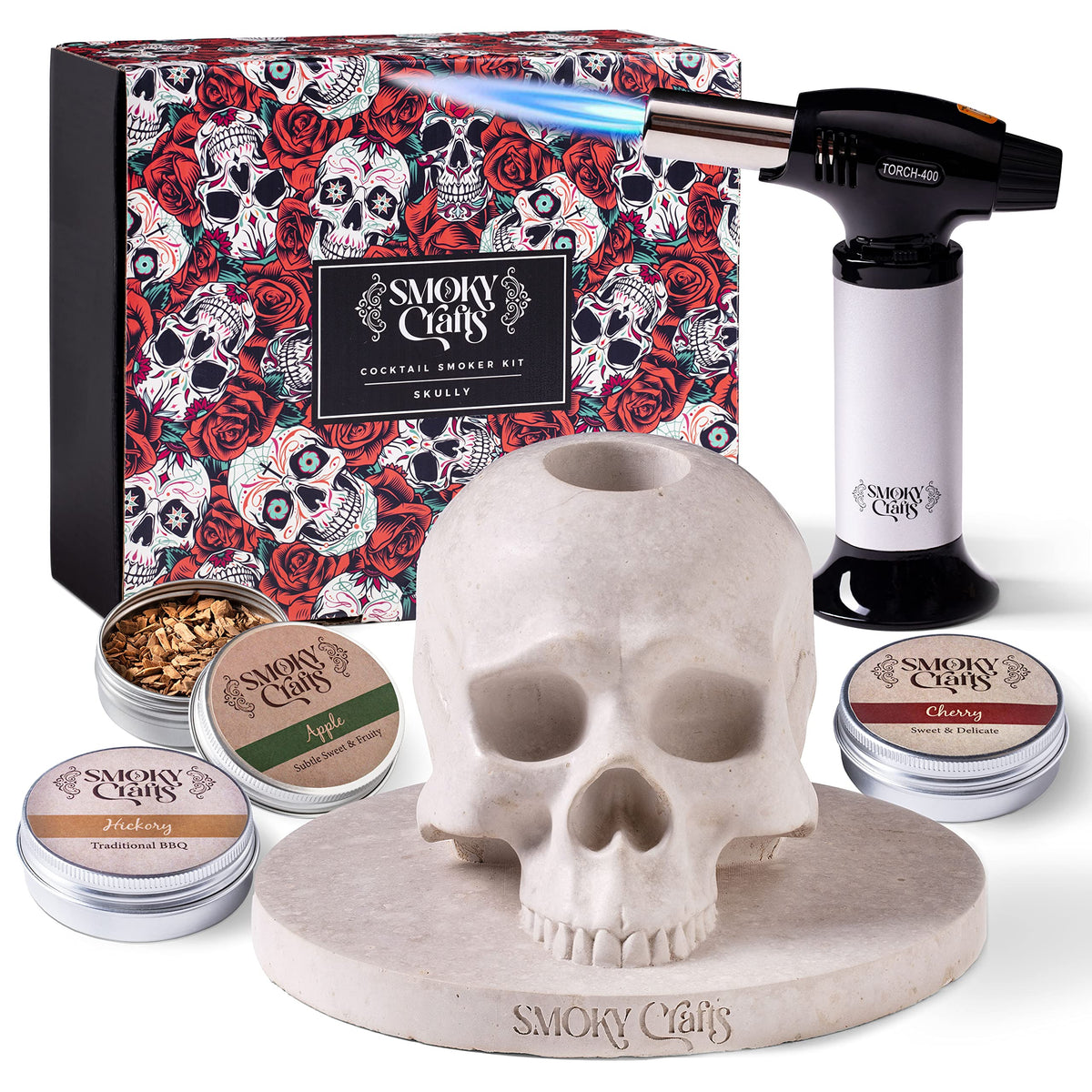Smoky Crafts Whiskey Smoker Kit con calavera infusor, vista frontal, uso decorativo y funcional.