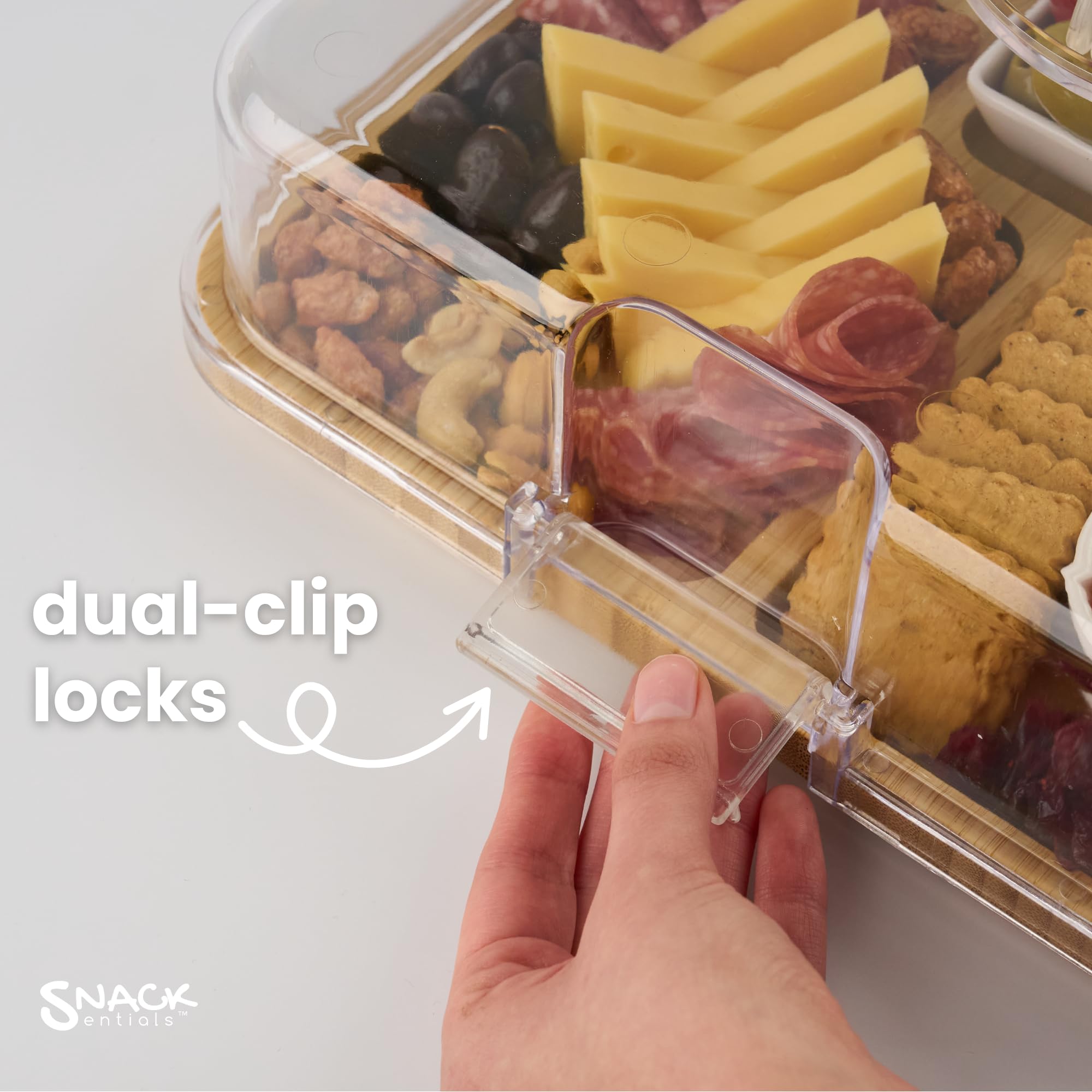 Secciones de cinco compartimentos de Snacksentials para ordenar carnes, quesos y frutas.