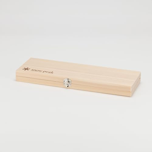 Snow Peak tabla plegable con espacio para cuchillo, ideal para transporte.